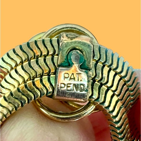 Vintage Sweetheart Expansion Bracelet by Carl-Art Gold Tone Stretch Band &Chains - Picture 17 of 17